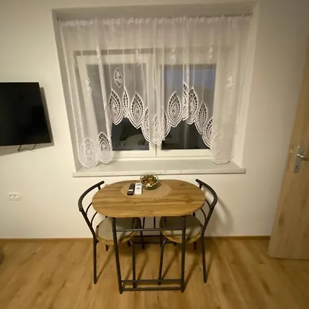 Ostanak kod kuće Greg's