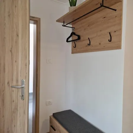 Ostanak kod kuće Greg's