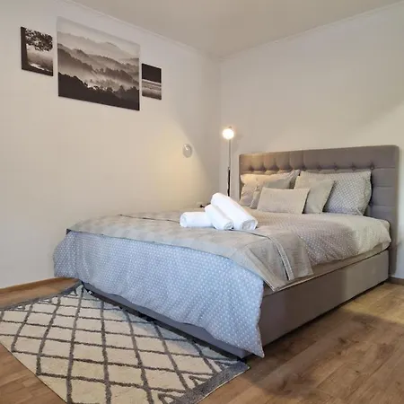 Greg's Homestay