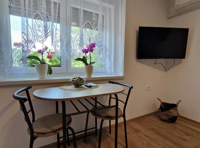 Greg's Δωμάτια σε οικογενειακή κατοικία Ilirska Bistrica