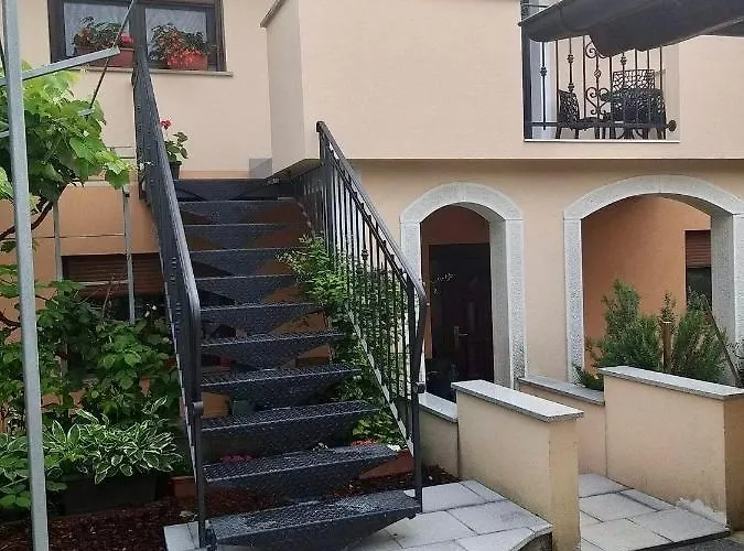 Δωμάτια σε οικογενειακή κατοικία Greg's *